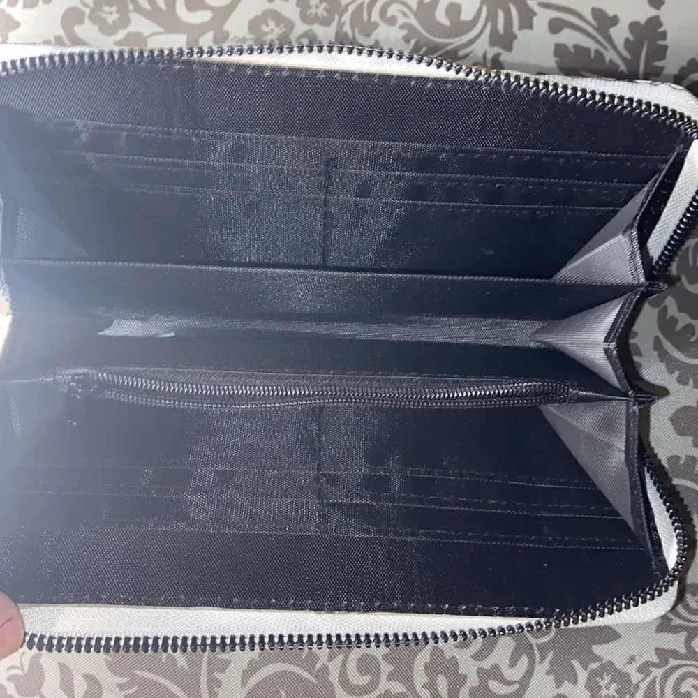 Money Money Wallet‎